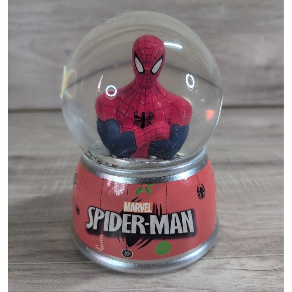 Marvel Spiderman Snow globe 5.5" Tall Spider-Man figure